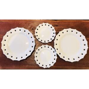 TWO’S COMPANY Cut-out Star Pattern White Porcelain Plates Set of 4